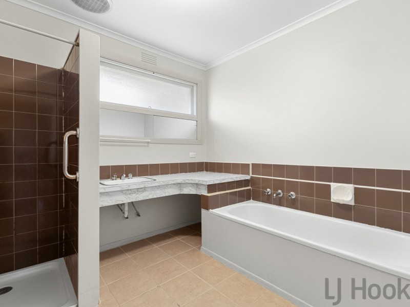 15 Enfield Drive, Bayswater VIC 3153