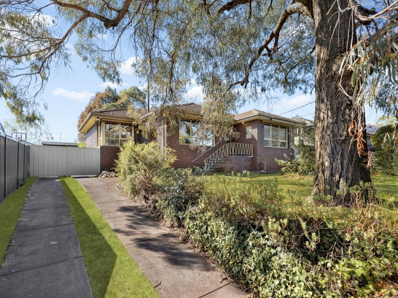 15 Enfield Drive, Bayswater VIC 3153