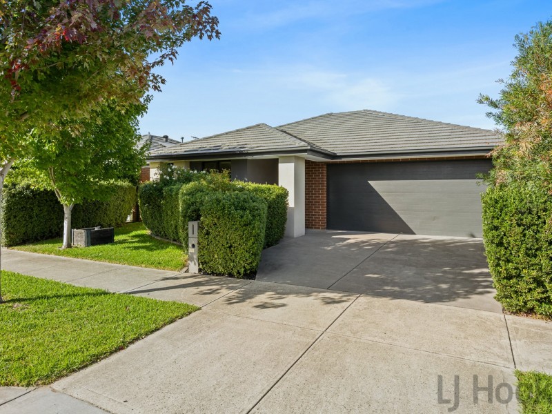 12 Nelse Street, Cranbourne North VIC 3977