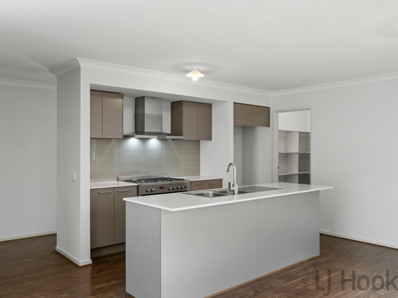 12 Nelse Street, Cranbourne North VIC 3977