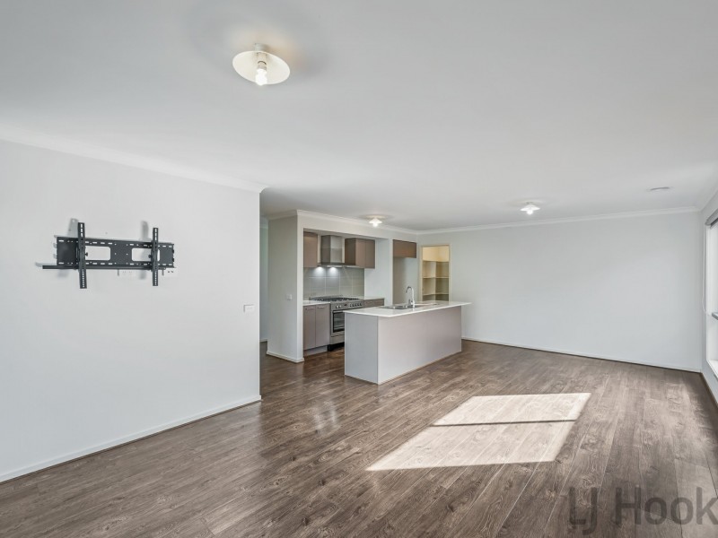 12 Nelse Street, Cranbourne North VIC 3977