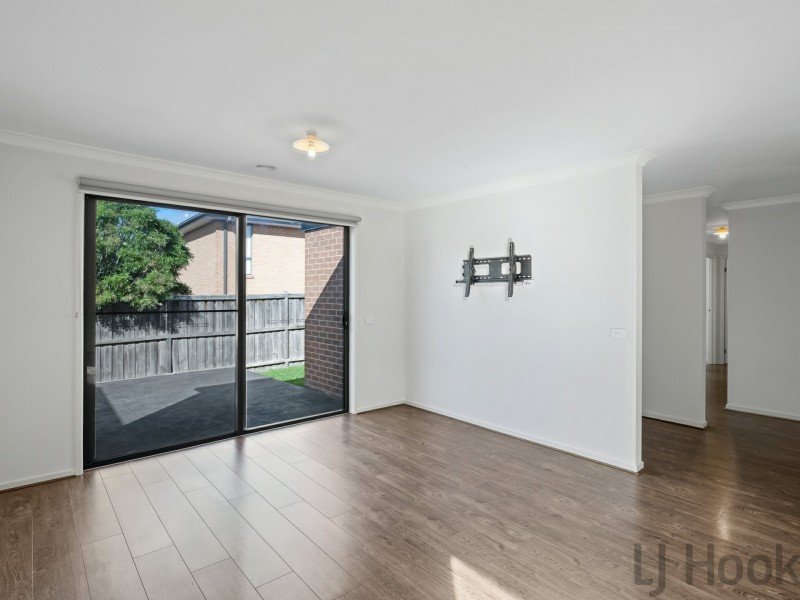 12 Nelse Street, Cranbourne North VIC 3977