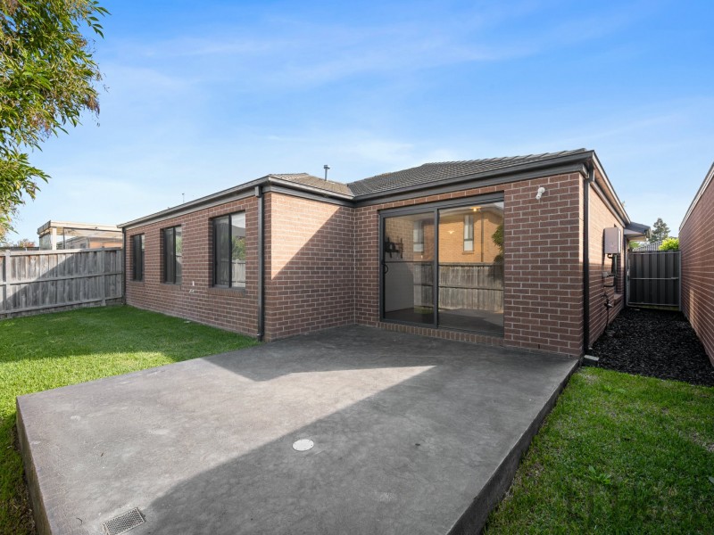 12 Nelse Street, Cranbourne North VIC 3977