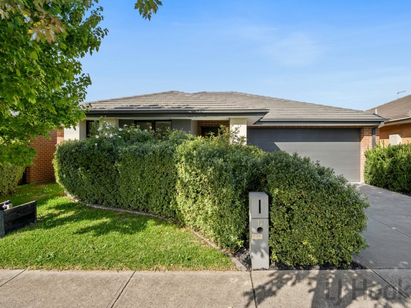 12 Nelse Street, Cranbourne North VIC 3977
