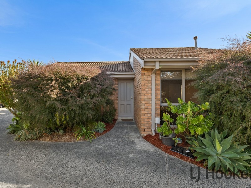 2/18 Surrey Road West, Croydon VIC 3136