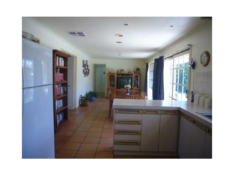 1 Ryan Crt, Ferntree Gully VIC 3156