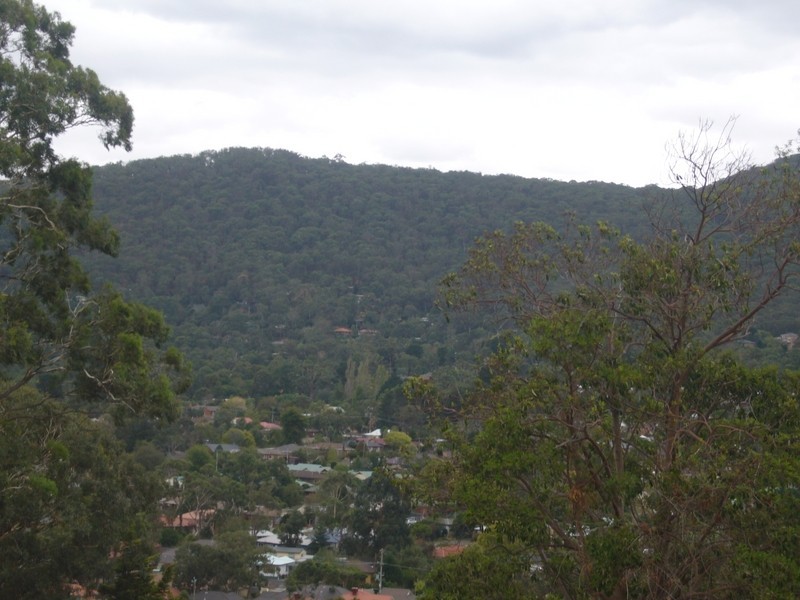 7 Bruce Crescent, Ferntree Gully VIC 3156