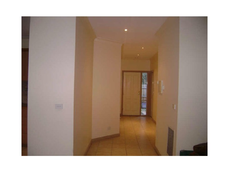 3/8 Hamilton Rd, Bayswater North VIC 3153