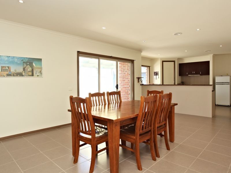 6 Railway Road, Ferntree Gully VIC 3156