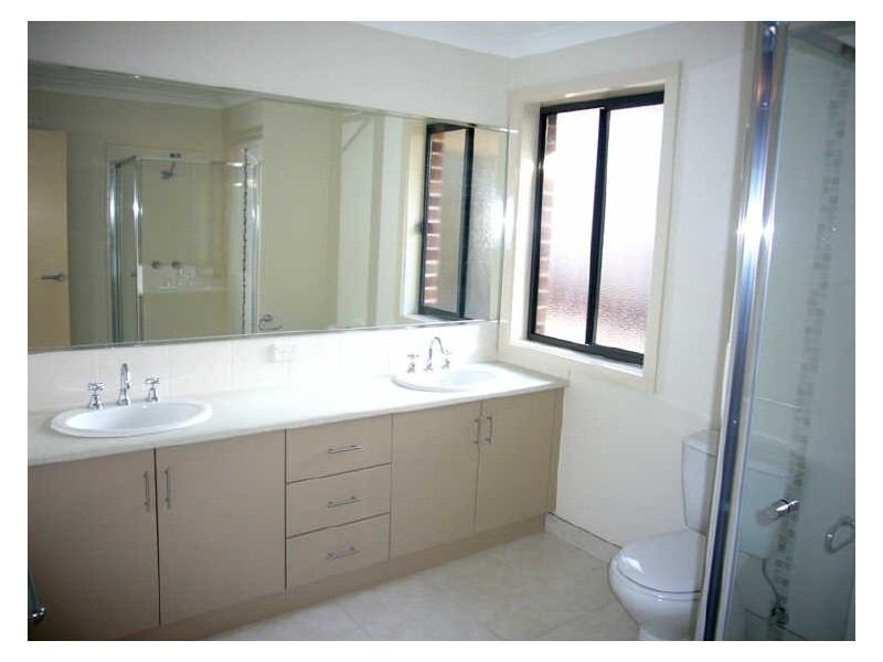 2/9 Oak Avenue, Boronia VIC 3155