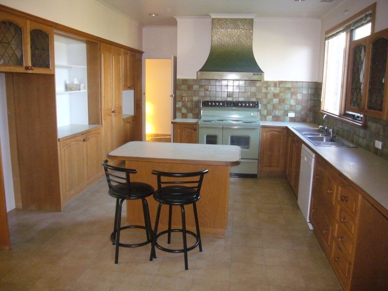 18 Bales Street, Ferntree Gully VIC 3156