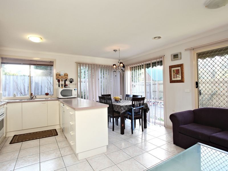 2/41 Illawara Cres, Bayswater North VIC 3153