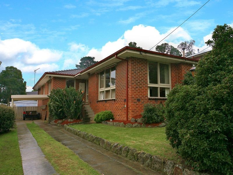 16 Hillcrest Avenue, Ferntree Gully VIC 3156