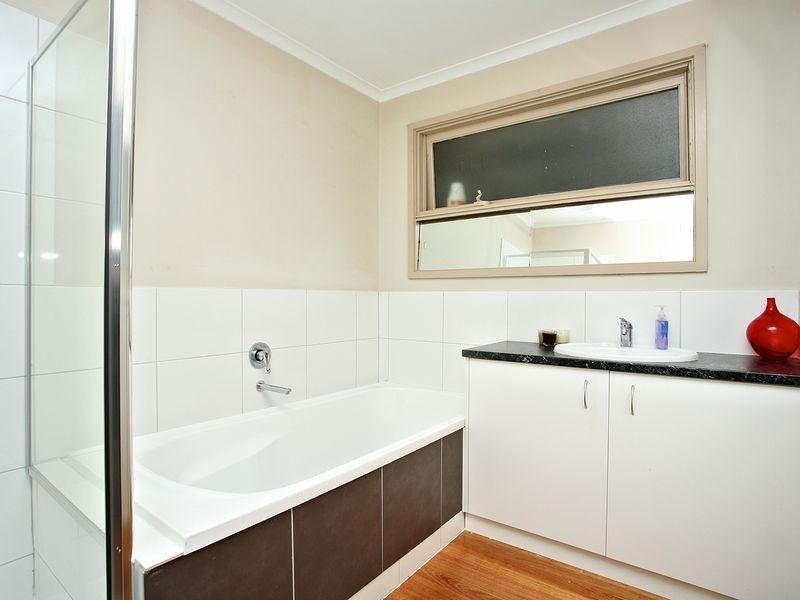 16 Hillcrest Avenue, Ferntree Gully VIC 3156