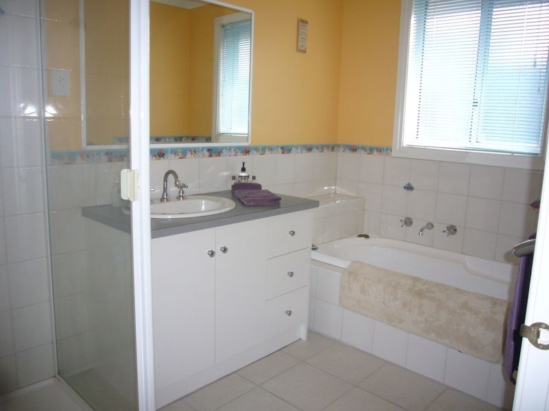 3/9 Hutton Avenue, Ferntree Gully VIC 3156