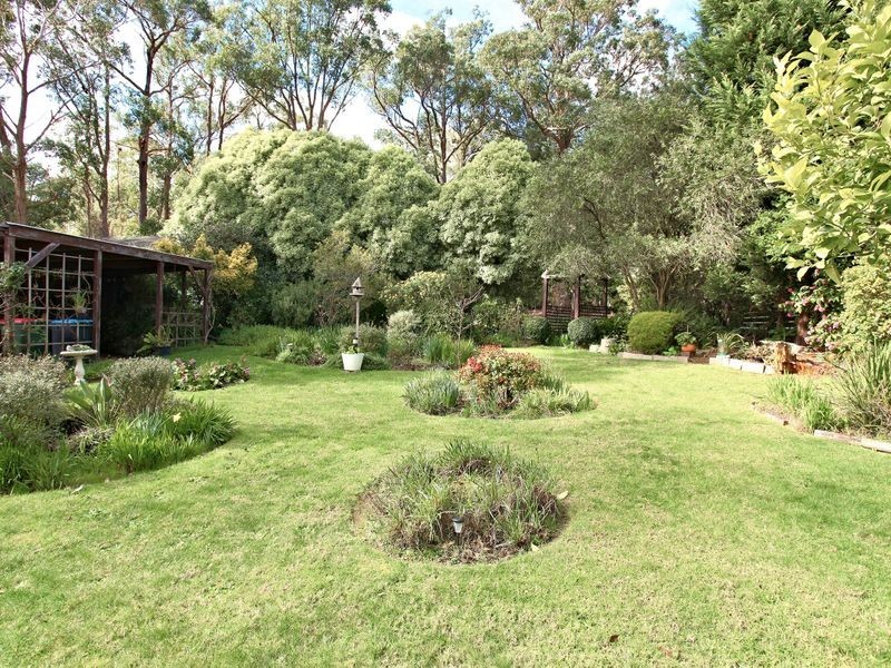 2 Frances Street, The Basin VIC 3154