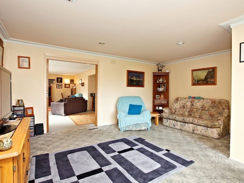 17 Democrat Drive, The Basin VIC 3154