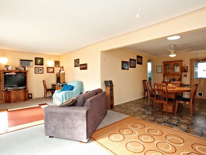 17 Democrat Drive, The Basin VIC 3154