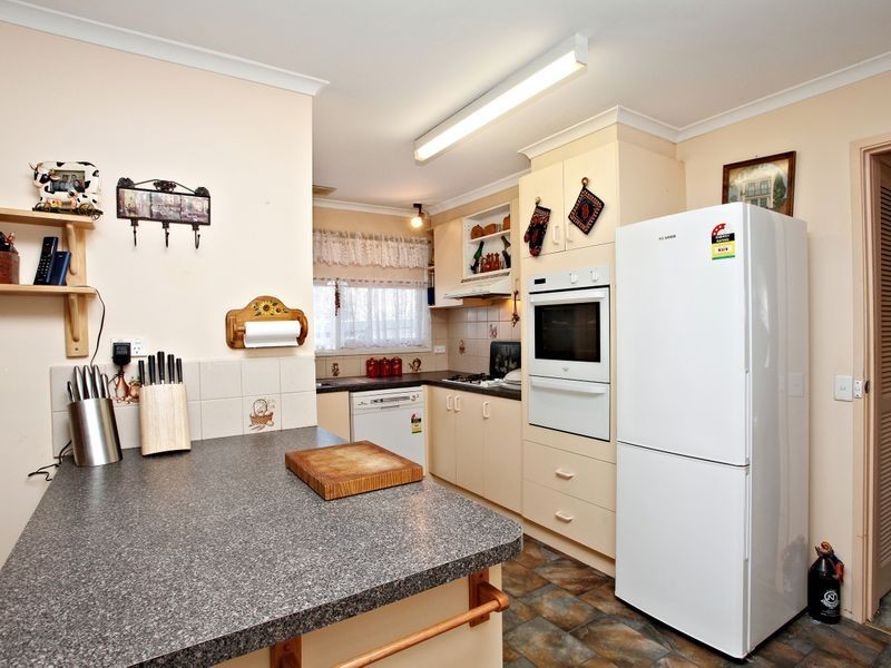 17 Democrat Drive, The Basin VIC 3154