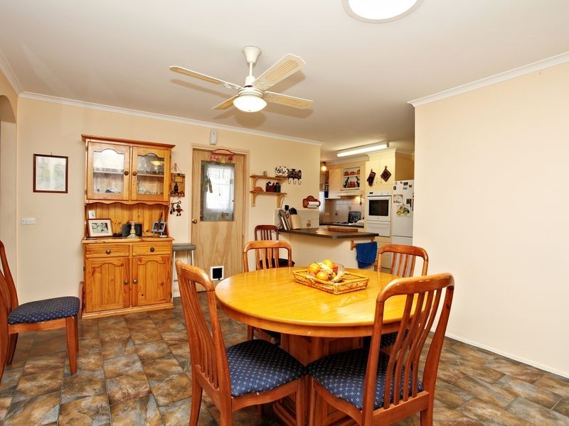 17 Democrat Drive, The Basin VIC 3154