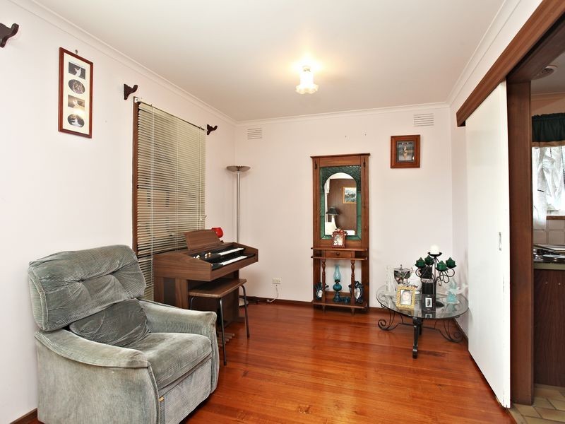 49 Deschamp Cresent, Rowville VIC 3178