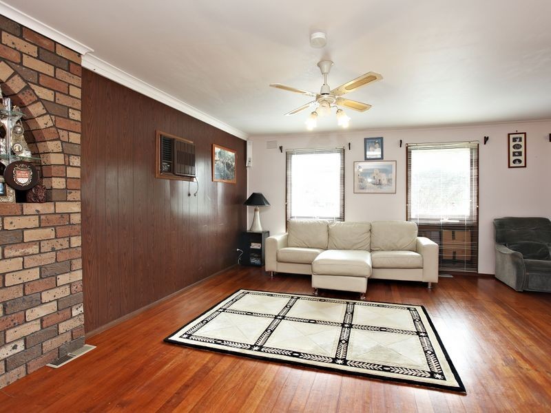 49 Deschamp Cresent, Rowville VIC 3178