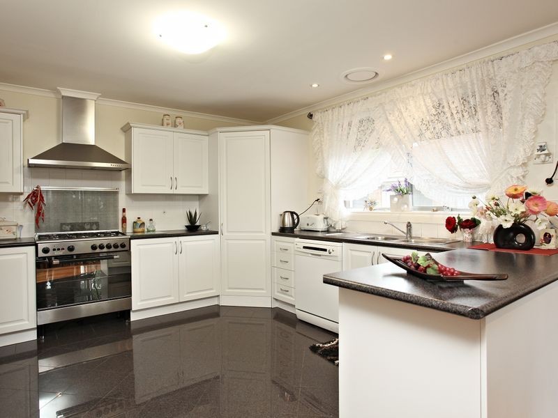 6A The Crescent, Ferntree Gully VIC 3156