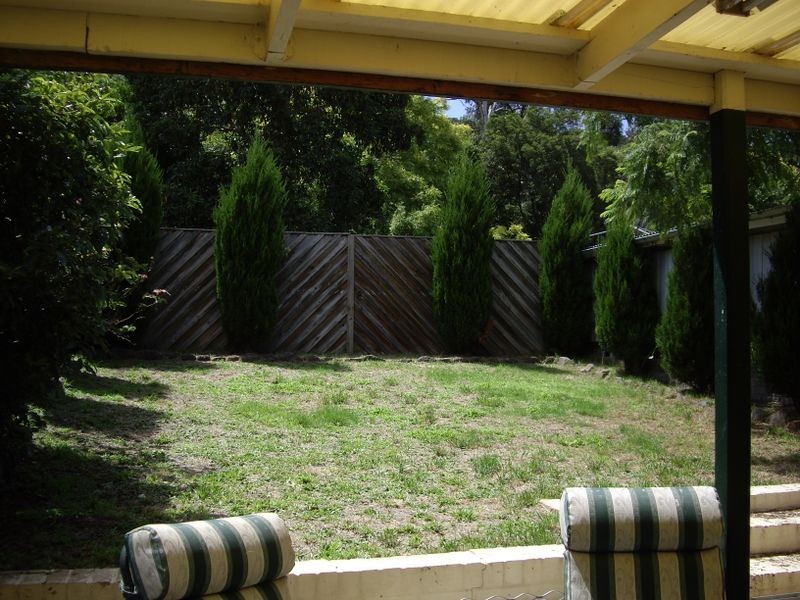 17 Barton Ave, Ferntree Gully VIC 3156