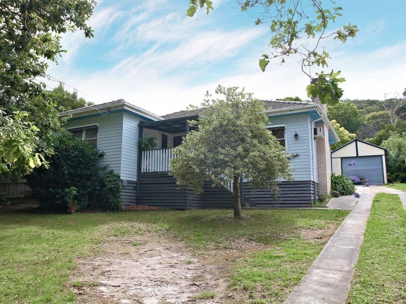 17 Barton Ave, Ferntree Gully VIC 3156