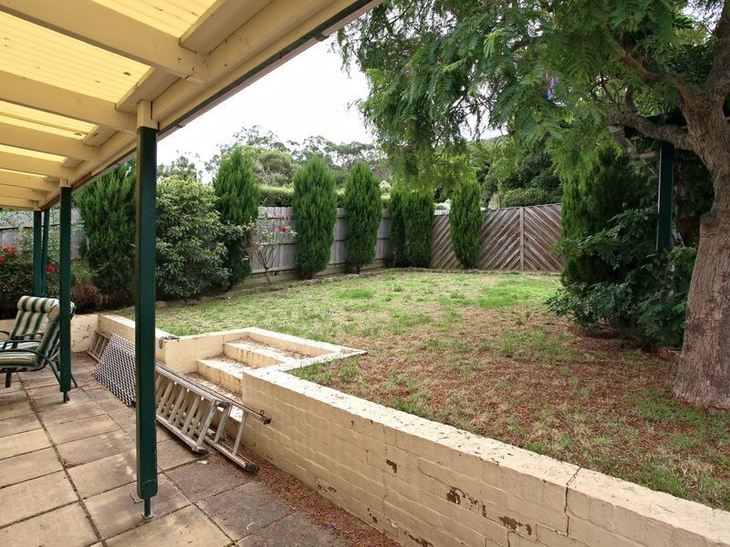 17 Barton Ave, Ferntree Gully VIC 3156