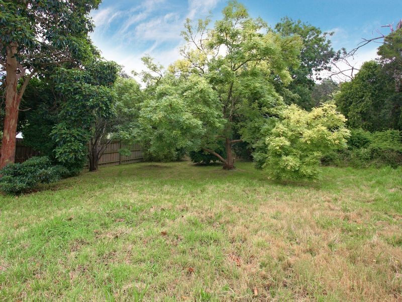17 Barton Ave, Ferntree Gully VIC 3156