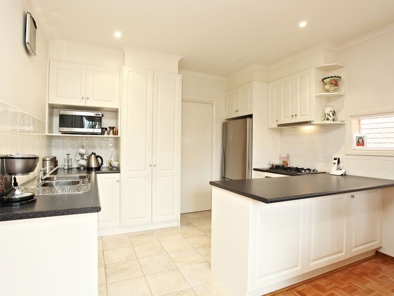 2/4 Myrtle Street, Bayswater VIC 3153