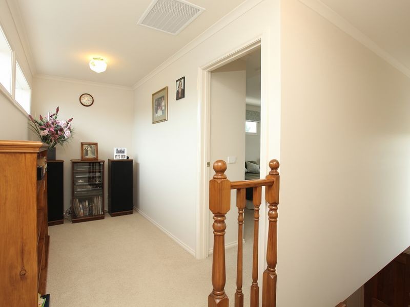 2/4 Myrtle Street, Bayswater VIC 3153