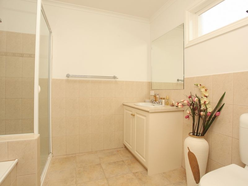 2/4 Myrtle Street, Bayswater VIC 3153