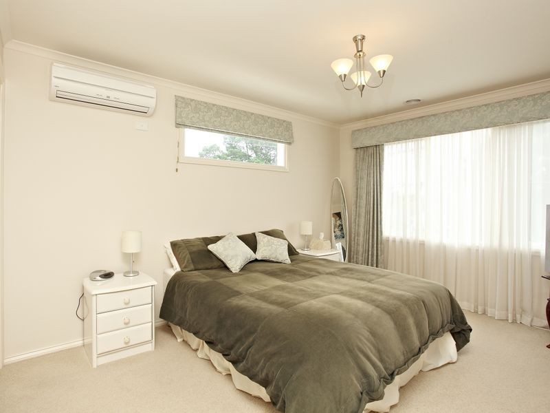 2/4 Myrtle Street, Bayswater VIC 3153