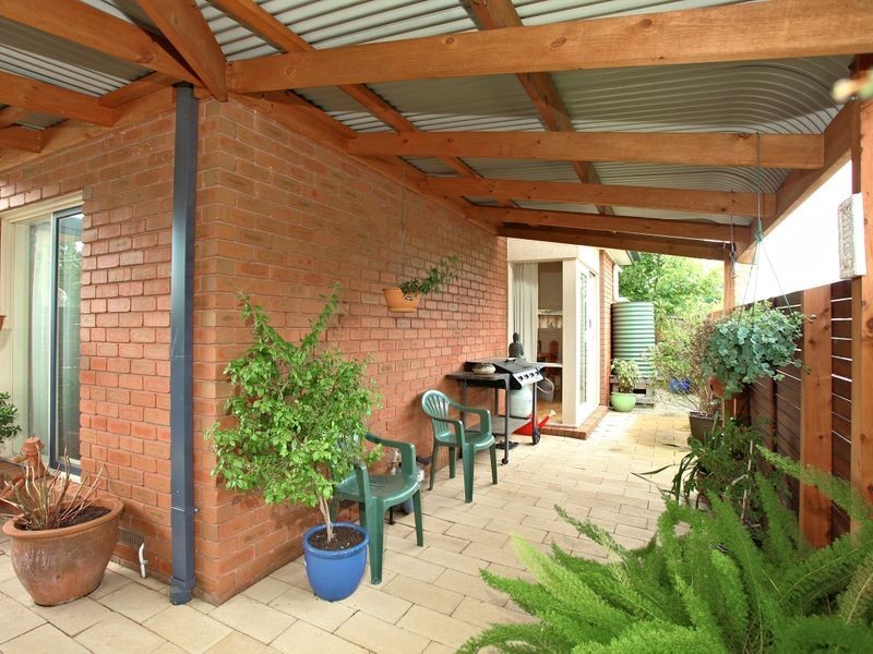 2/4 Myrtle Street, Bayswater VIC 3153