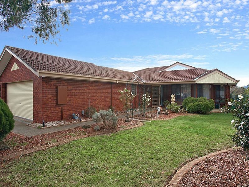 54 Valleyview Drive, Rowville VIC 3178