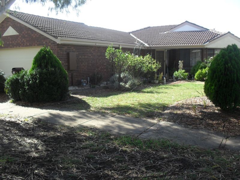 54 Valleyview Drive, Rowville VIC 3178