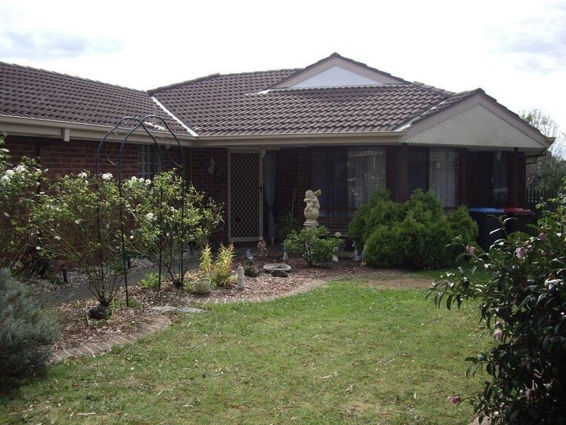 54 Valleyview Drive, Rowville VIC 3178