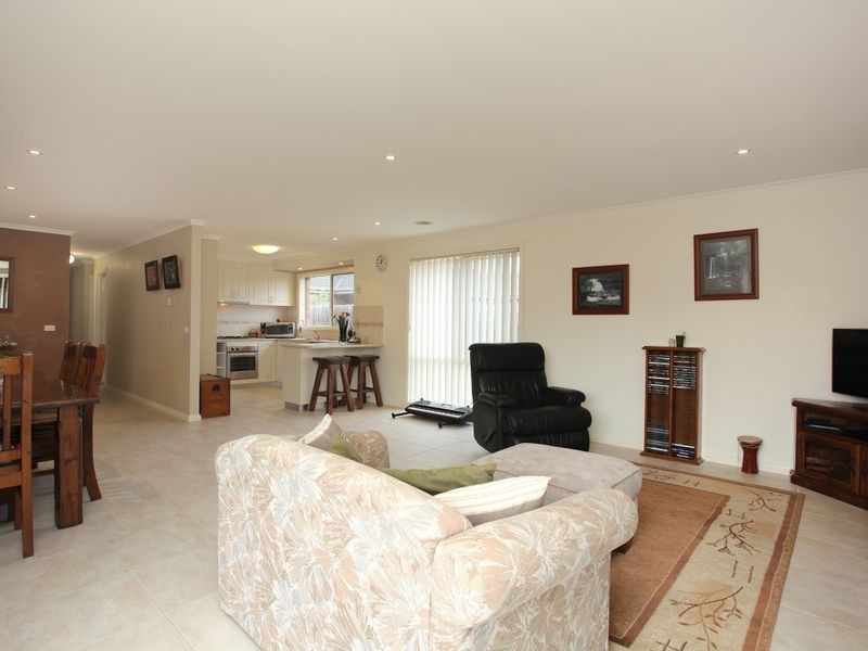 2/64 Albert Avenue (Facing Harcourt Rd), Boronia VIC 3155