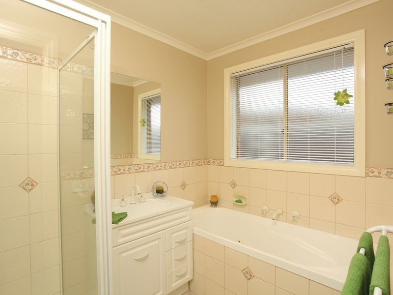 2/64 Albert Avenue (Facing Harcourt Rd), Boronia VIC 3155