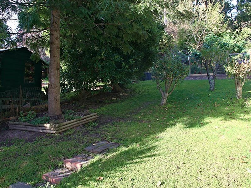 5 & 5A Walker Street, The Basin VIC 3154