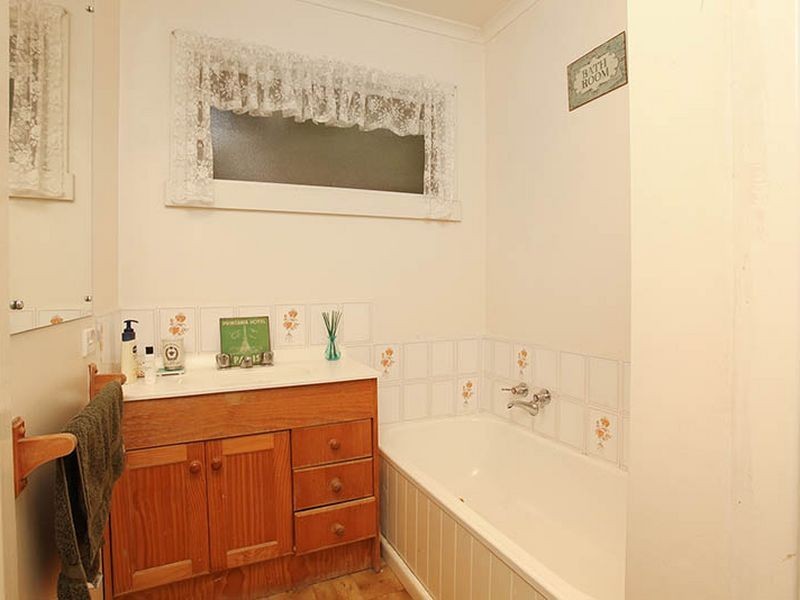 5 & 5A Walker Street, The Basin VIC 3154