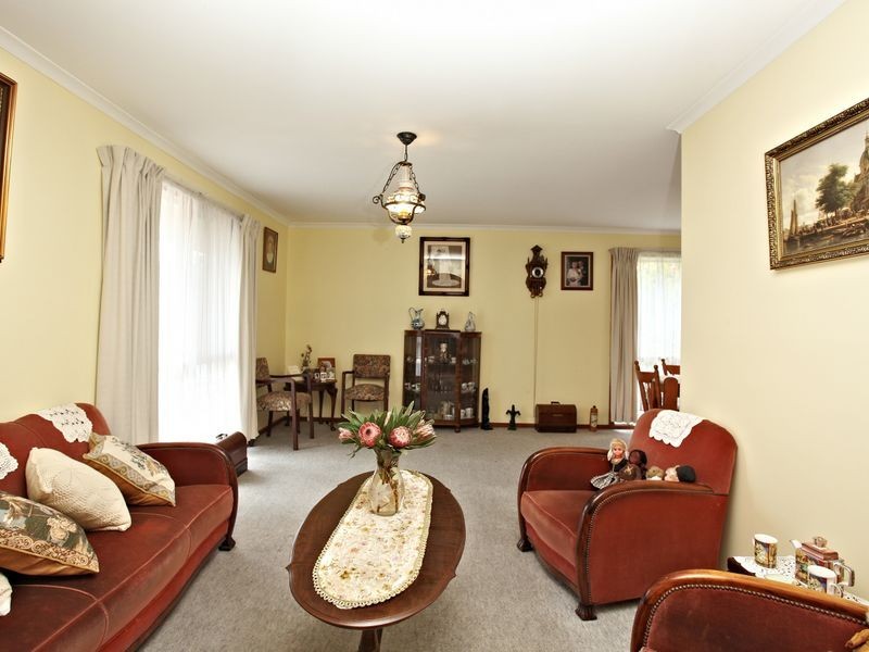 8 Pearl Place, Ferntree Gully VIC 3156