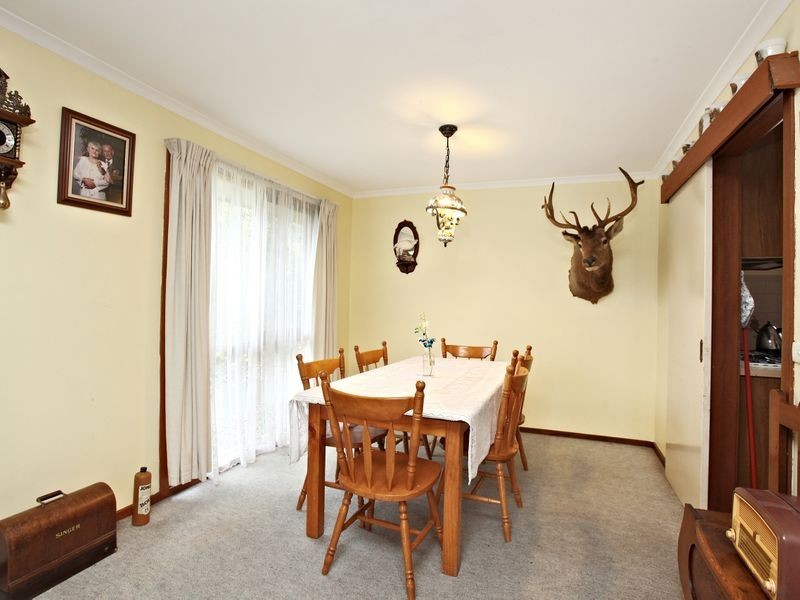 8 Pearl Place, Ferntree Gully VIC 3156