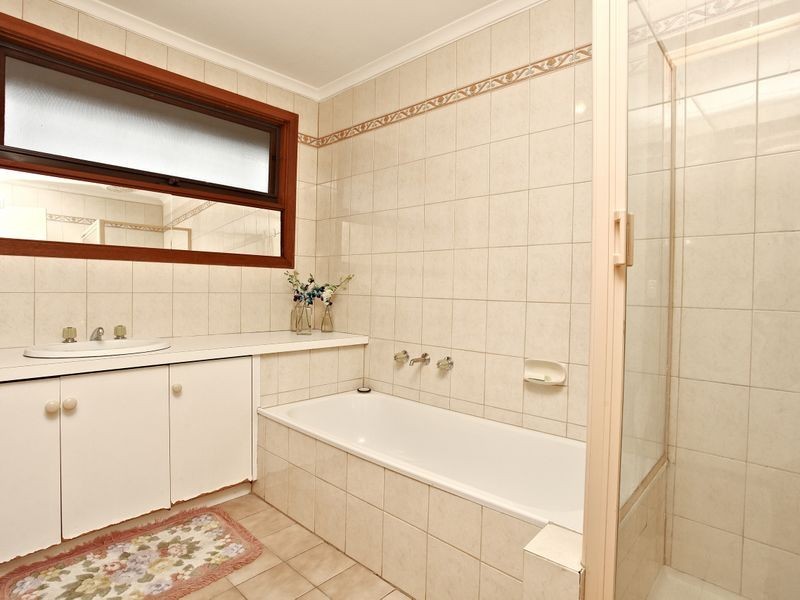 8 Pearl Place, Ferntree Gully VIC 3156