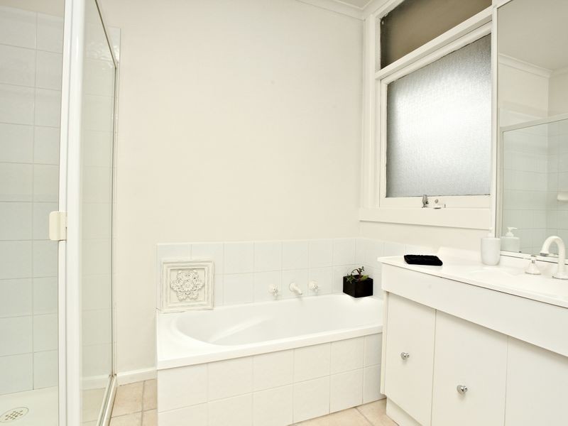 70 Scoresby Road, Bayswater VIC 3153