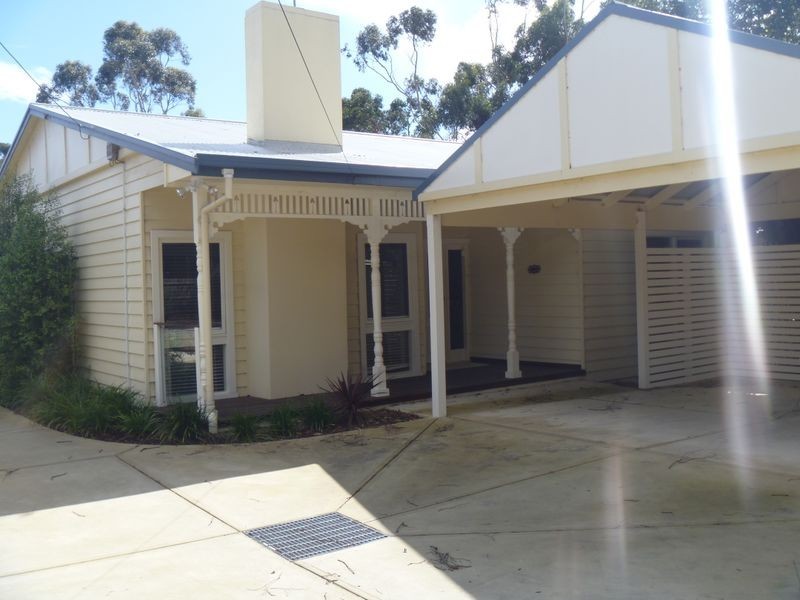 1 Renown Street, Ferntree Gully VIC 3156