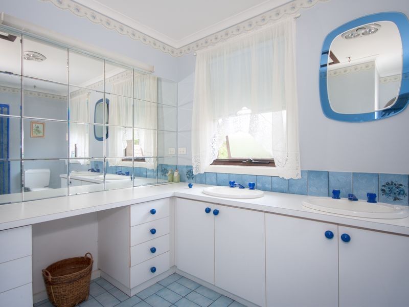 21 Cheniston Road, Mount Macedon VIC 3441