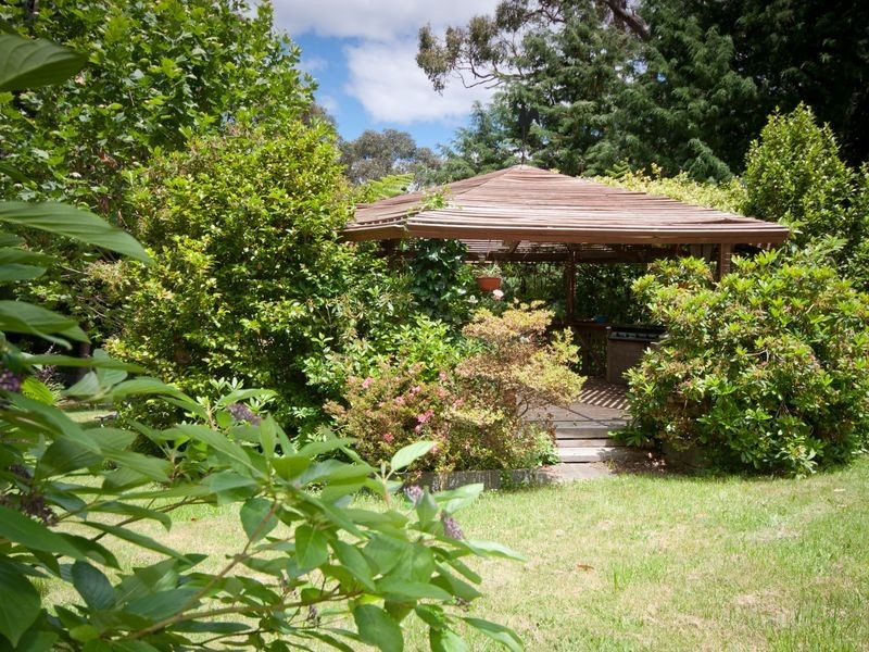 21 Cheniston Road, Mount Macedon VIC 3441